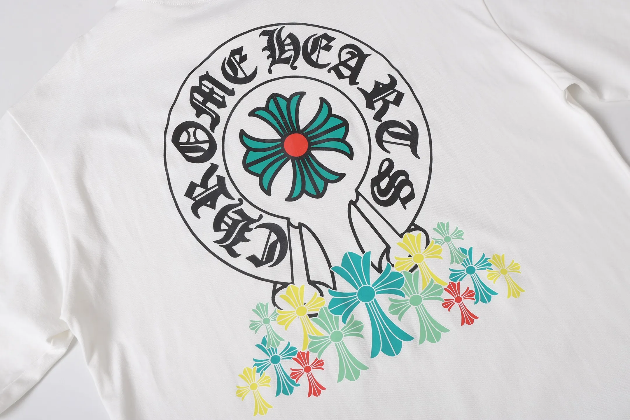 P150 Cross-border running quantity model, please do not place an order if you are pursuing quality - Chrome Hearts/Chrome Hearts colorful horseshoe printed short-sleeved T-shirt - High weight, high density and high quality. The wool is soft, delicate and skin-friendly. It feels soft and silky. It has excellent warmth and skin-friendly properties. - Custom-woven and custom-dyed, no color difference, regardless of fabric or workmanship details. Comparing with the ordinary version on the market -Colour: black white -Size: S M L XL